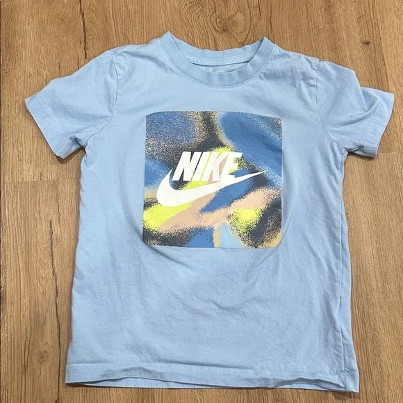Nike Light Blue and Yellow Graphic Tee and Shorts - Picture 2 of 6